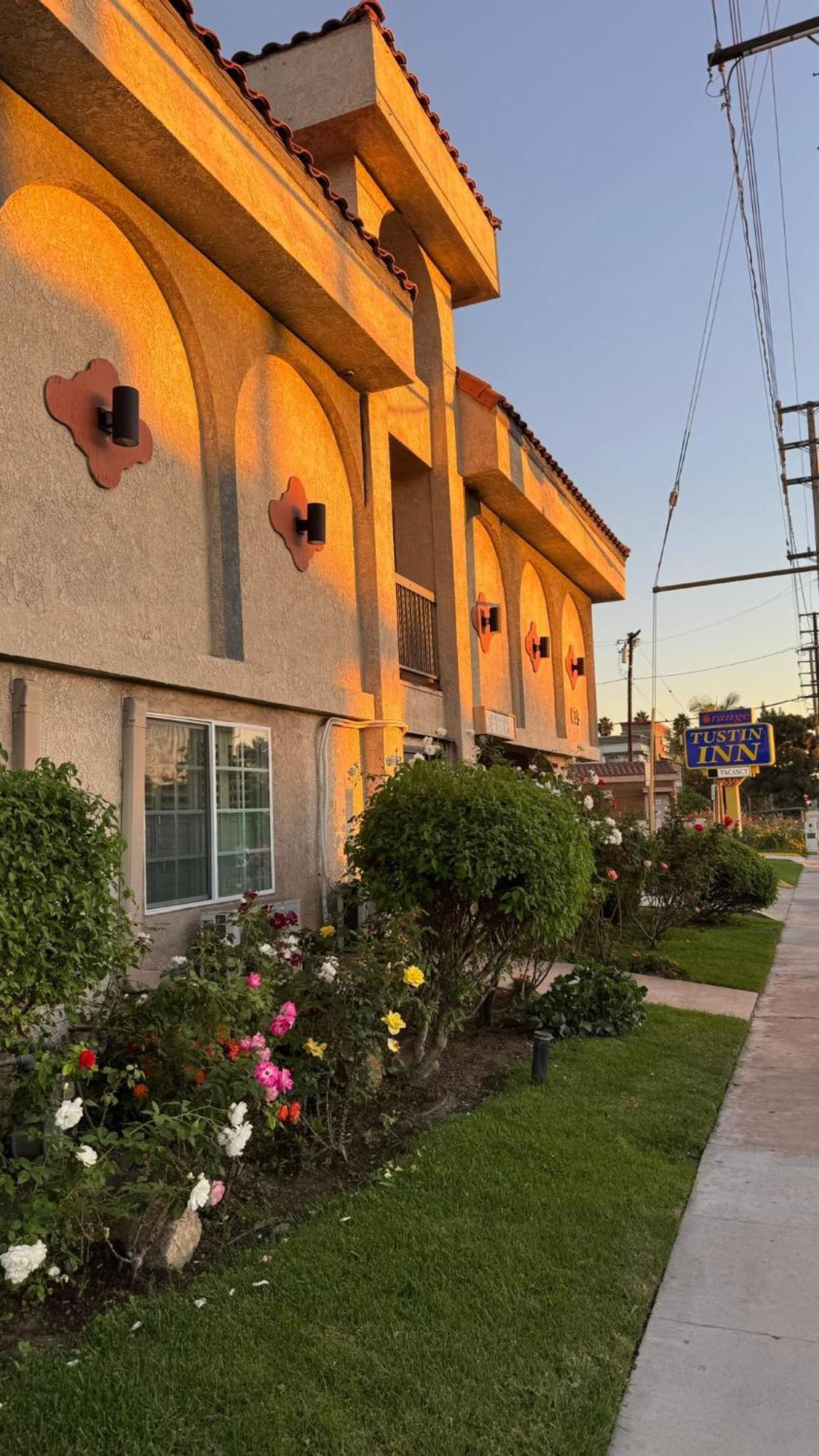 Orange Tustin Inn In Ориндж Екстериор снимка