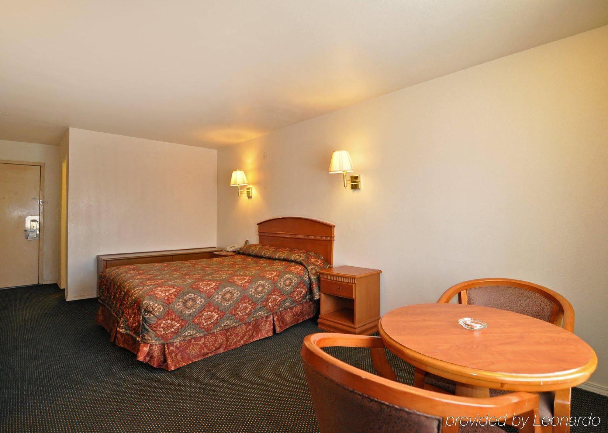 Orange Tustin Inn In Ориндж Стая снимка