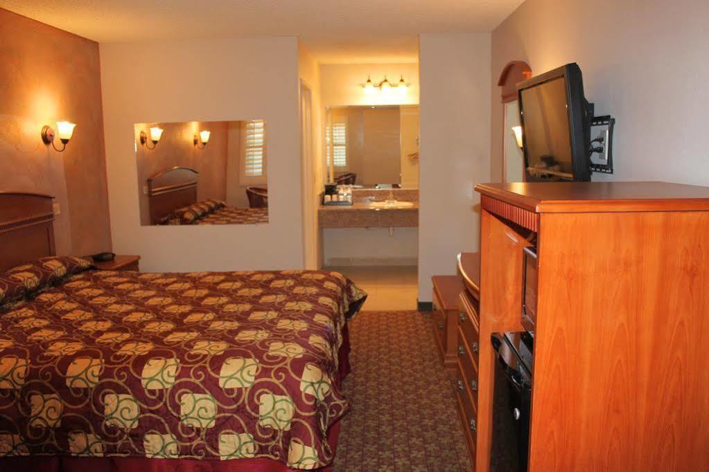 Orange Tustin Inn In Ориндж Екстериор снимка