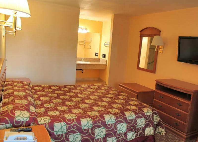 Orange Tustin Inn In Ориндж Екстериор снимка