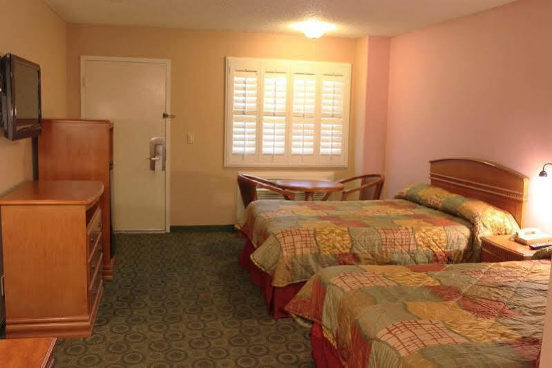 Orange Tustin Inn In Ориндж Екстериор снимка